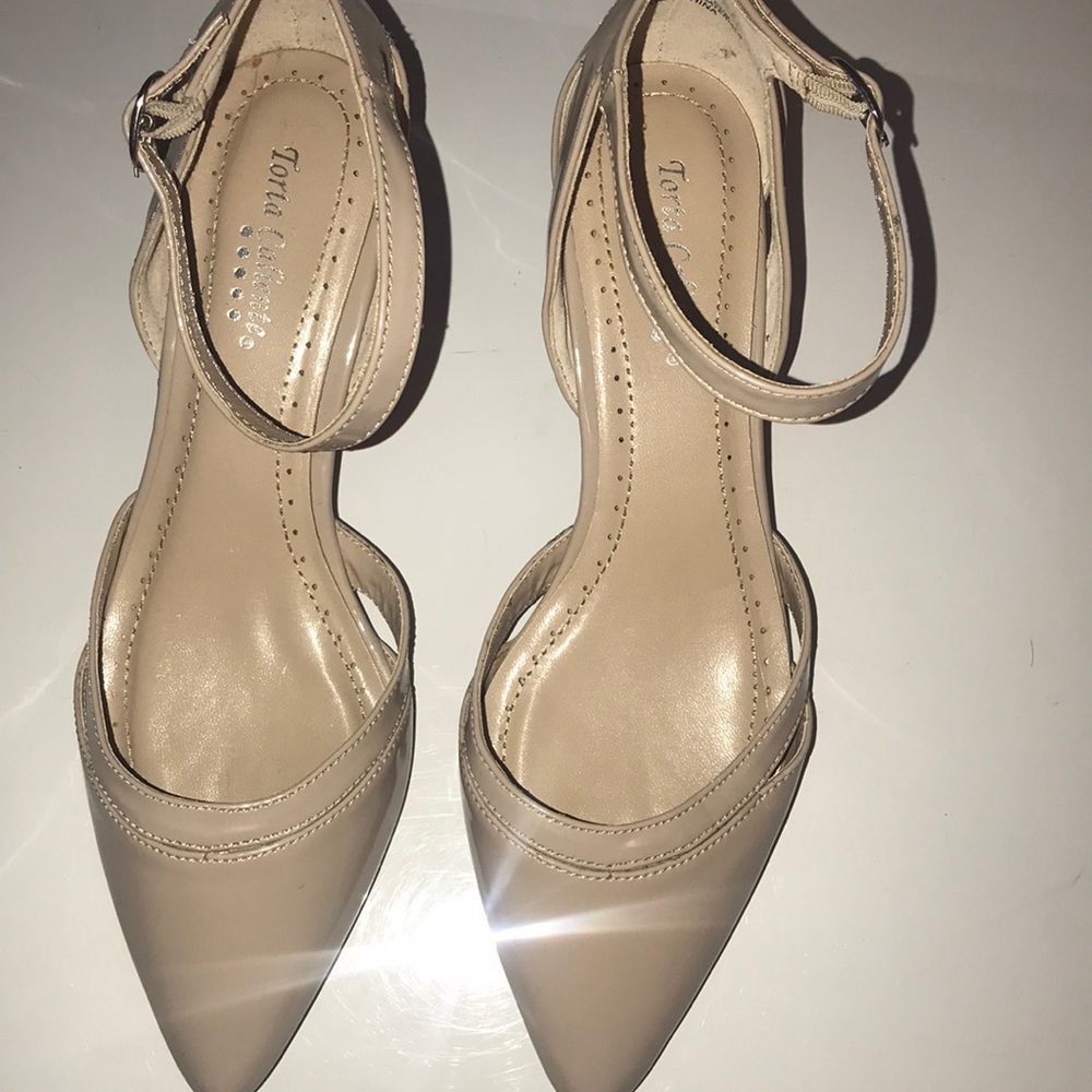 High Heels - Picture 3 of 4